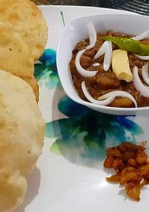भटूरे छोले (Bhature chole recipe in Hindi) रेसिपी मुख्य फोटो