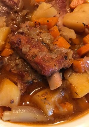 Foto principal de Costillas estofadas con patatas
