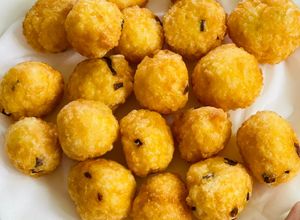 Hình của món Cơm viên chiên- đổi khẩu vị cho bé.