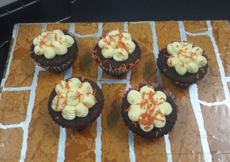 How to Prepare Homemade Orange and chocolate cupcakes