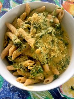 Una foto de Pasta en salsa de calabaza butternut