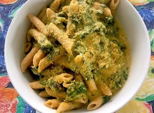 Una foto de Pasta en salsa de calabaza butternut