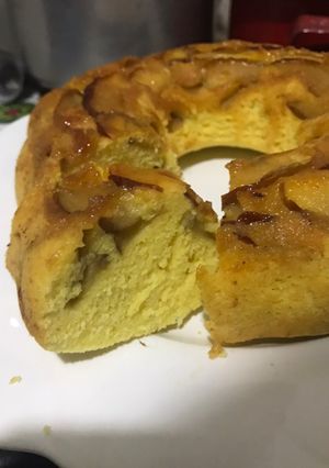 Una foto de Torta invertida de manzana y coco 🍎 🥥