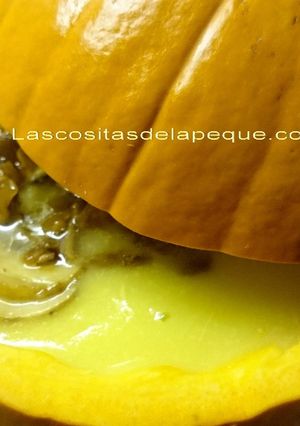 Una foto de Crema de calabaza con jengibre y champiñones portobelo al jerez