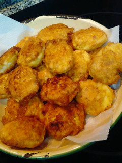 Una foto de Huevos rellenos y fritos