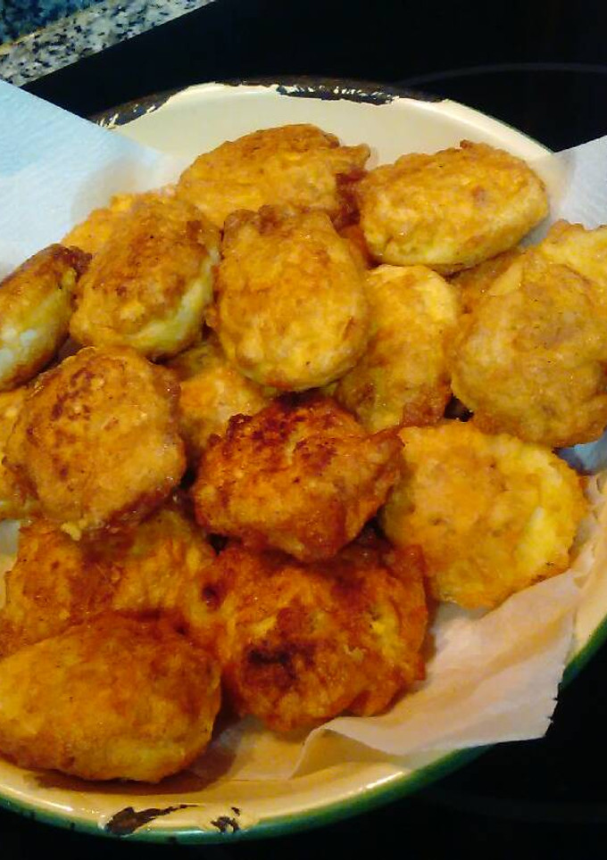 Una foto de Huevos rellenos y fritos