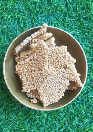 A picture of Sesame chikki.