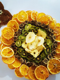 عکسی از دستور میوه های خشک