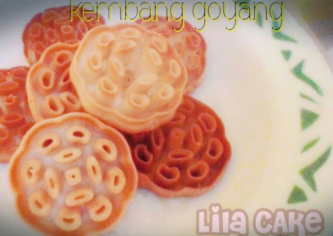 Yuk intip, Resep enak bikin Kembang goyang a.k a kue Loyang jajanan jadul  sesuai selera 