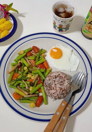 รูปของ หน่อไม้ฝรั่งผัดน้ำมันหอย(ผัดน้ำ)vegan