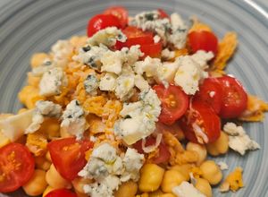 Foto principal de Ensalada de Garbanzos con Queso Roquefort