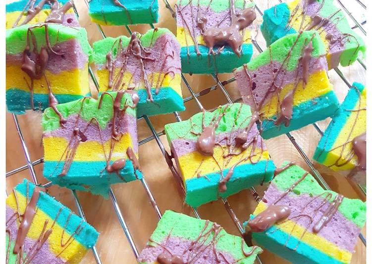 Resep Bolu kukus Rainbow, Enak Banget