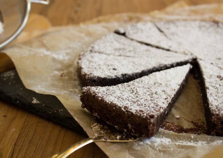 Kladdkaka - schwedischer Schokoladenkuchen