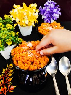 गाजर का हलवा (Gajar ka halwa recipe in hindi) रेसिपी मुख्य फोटो