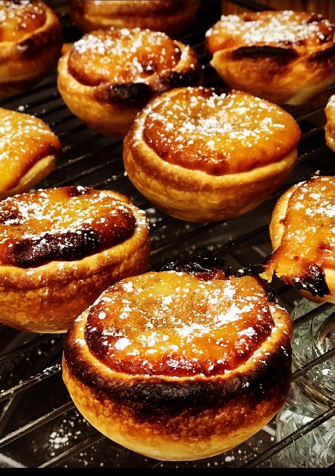 Una foto de Pastéis de nata 🇵🇹 🇵🇹🇵🇹🇵🇹🇵🇹