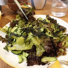 Korean-style Salad with Seaweed A picture of Korean-style Salad with Seaweed.