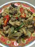 “ผัดขิงไก่”