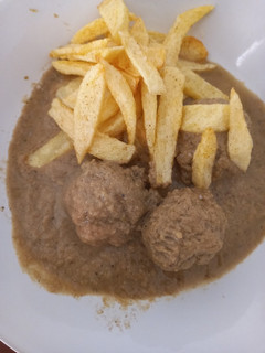 Una foto de Albóndigas con crema de champiñones