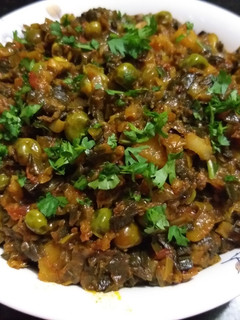 A picture of Hare pyaz ke Sabzi (Spring onion's Sabji).