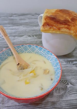 名字很長的酥皮蛤蜊馬鈴薯玉米濃湯 的食譜成品照片