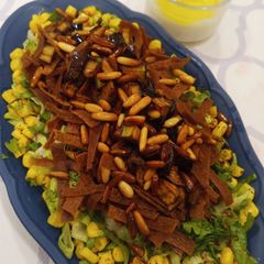 A picture of Fattah salad.