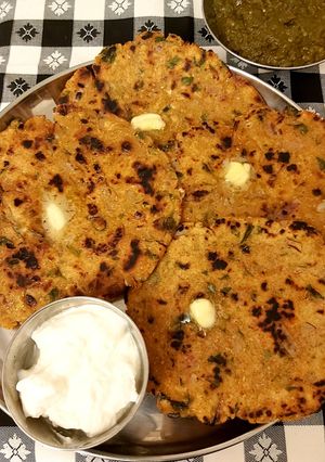 A picture of Jowar Masala Roti.. (Juar jo Masala Dohdo in Sindhi).