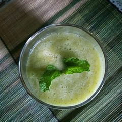 Fresh Pineapple & Mint Juice A picture of Fresh Pineapple & Mint Juice.