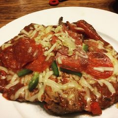 A picture of Steak Pizza.