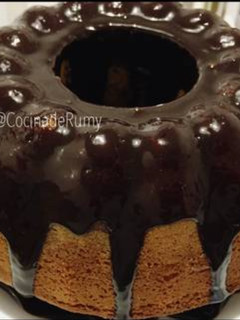 Una foto de Tarta de zanahoria con cobertura de chocolate🤤