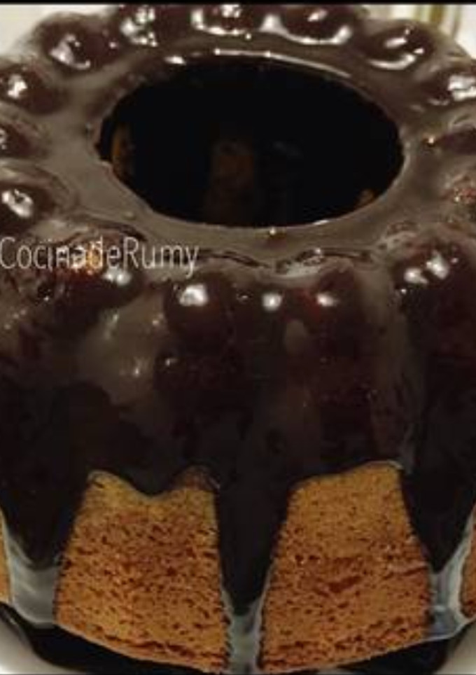Una foto de Tarta de zanahoria con cobertura de chocolate🤤
