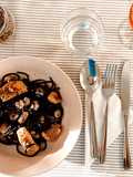 LINGUINI NERO DE SALMÃO E GAMBAS! 🍝🍤