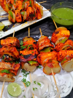 तंदूरी पनीर टिक्का(tandoori paneer tikka recipe in hindi) रेसिपी मुख्य फोटो