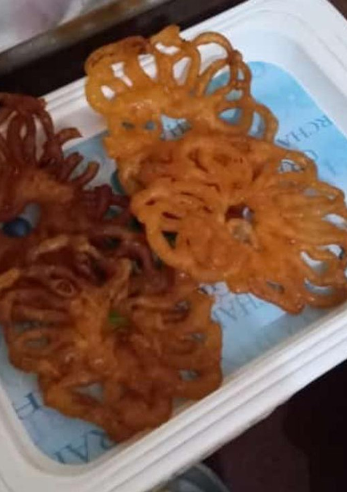 जलेबी (jalebi recipe in Hindi) रेसिपी मुख्य फोटो