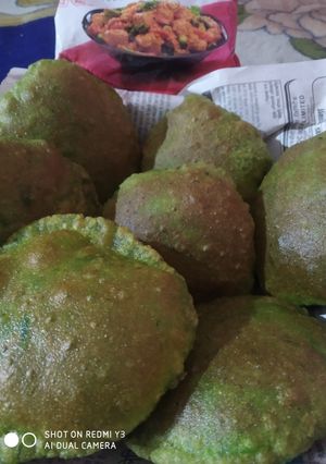 सोया पालक की पूड़ी (soya palak ki poori recipe in Hindi) रेसिपी मुख्य फोटो