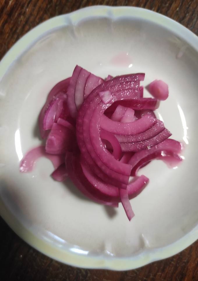 Маринована цибуля з медом