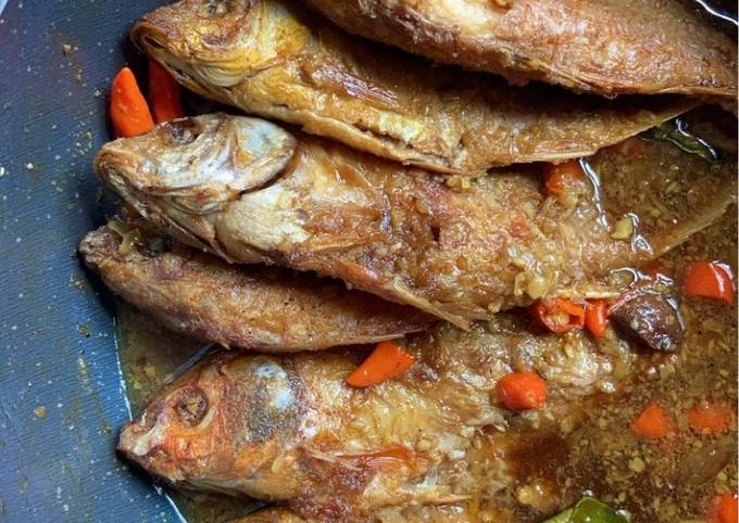 Ikan Mas Pindang Khas Sunda