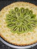 Tarta de bananas y kiwi con crema pastelera