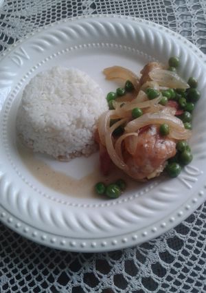 Una foto de Pollo con tocino