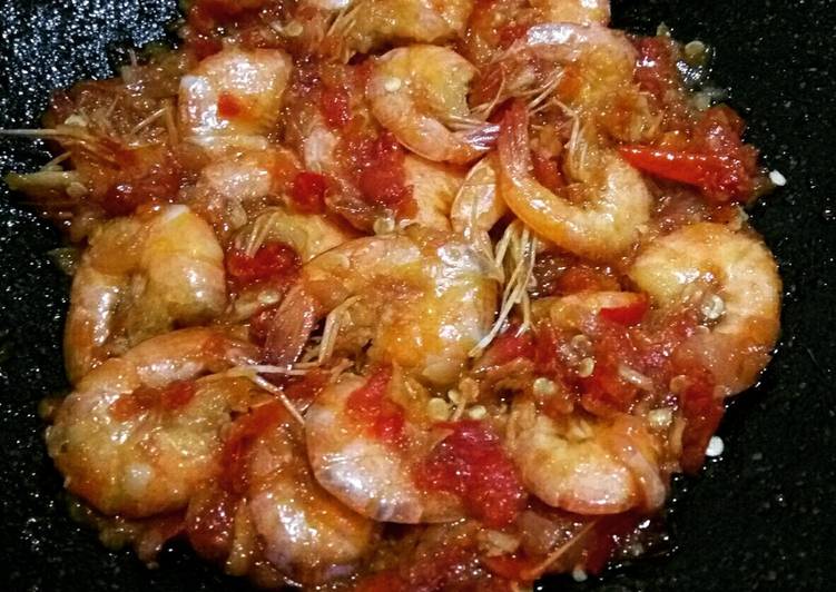 Bagaimana Menyiapkan Resep Sambel Gami Udang, Enak Banget