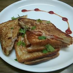A picture of Malai sandwiches.