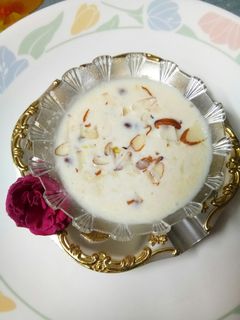 બાસુંદી(basundi recipe in gujarati) રેસીપી મુખ્ય ફોટો