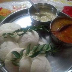 A picture of Suji Idli.