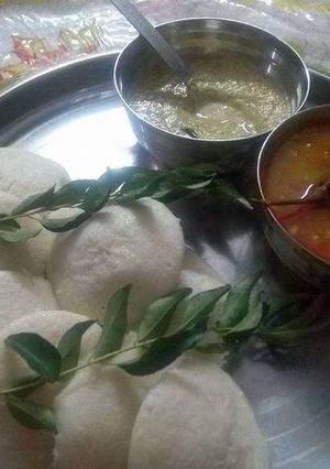 A picture of Suji Idli.