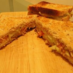 A picture of Tuna Melt.