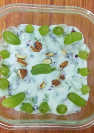 A picture of Grapes Yogurt.
