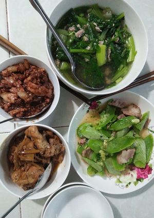 Hình của món Ba rọi xào mắm ruốt-khổ qua tây xào ba rọi-canh cải ngọt.