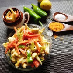 A picture of Cauliflower-carrot-chilli pickle.