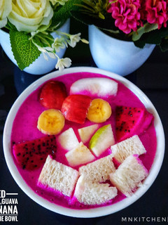 Foto resep Red Dragon,Guava & Banana Smoothie Bowl