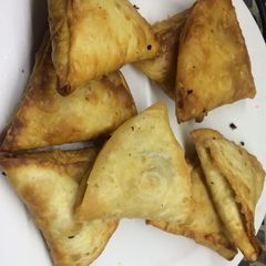 A picture of Chicken Samosa.