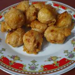 รูปของ Tape Goreng (Rondo Royal) isi coklat dan keju